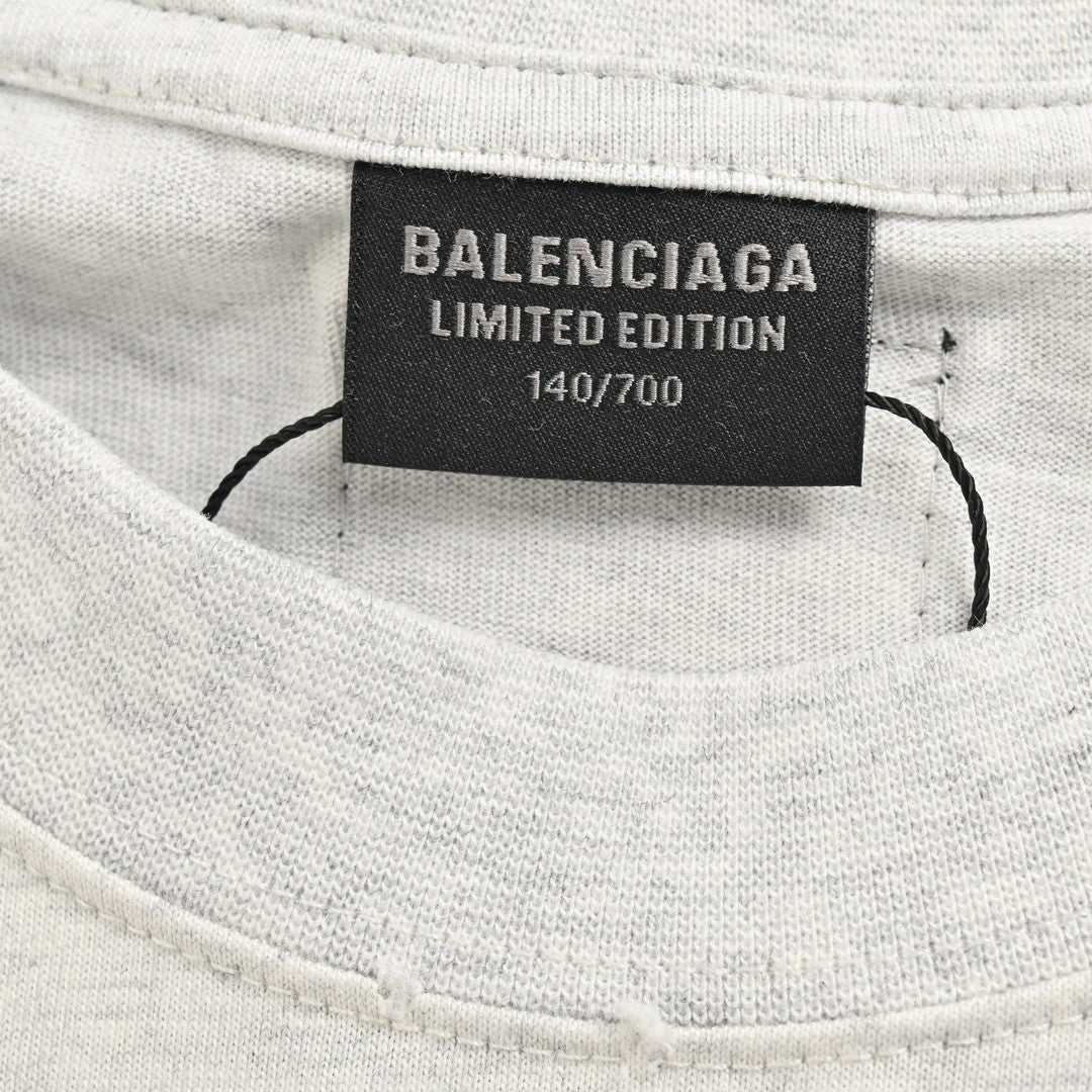 T-shirt graphique Balenciaga à logo rouge (gris)