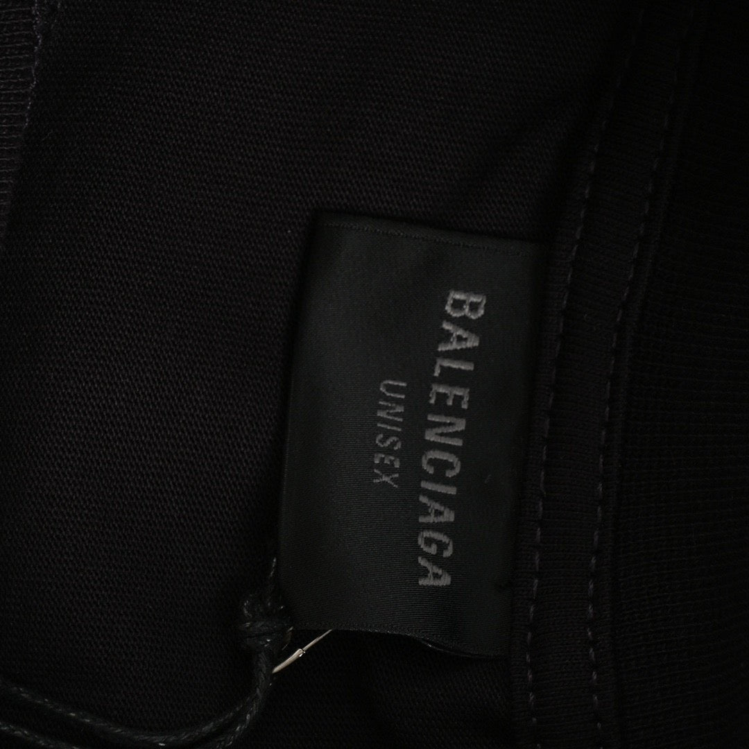 T-shirt noir Balenciaga avec détail d'étiquette