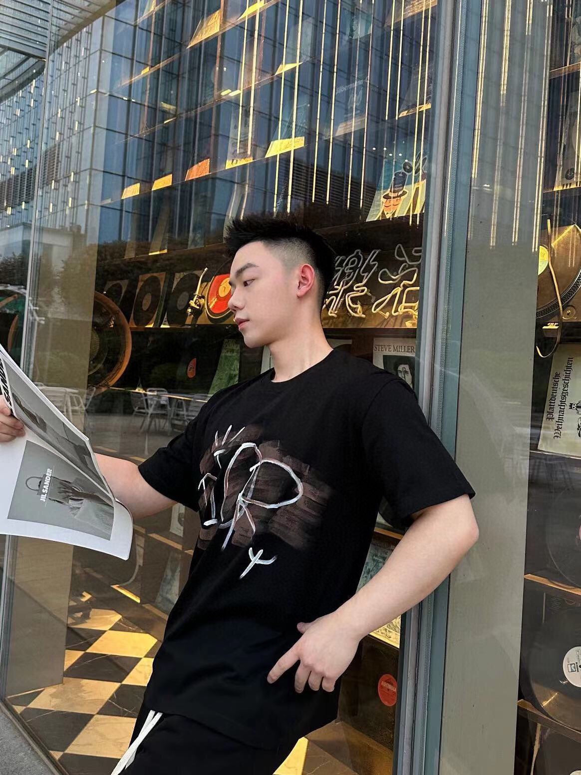 T-shirt Dior avec logo artistique