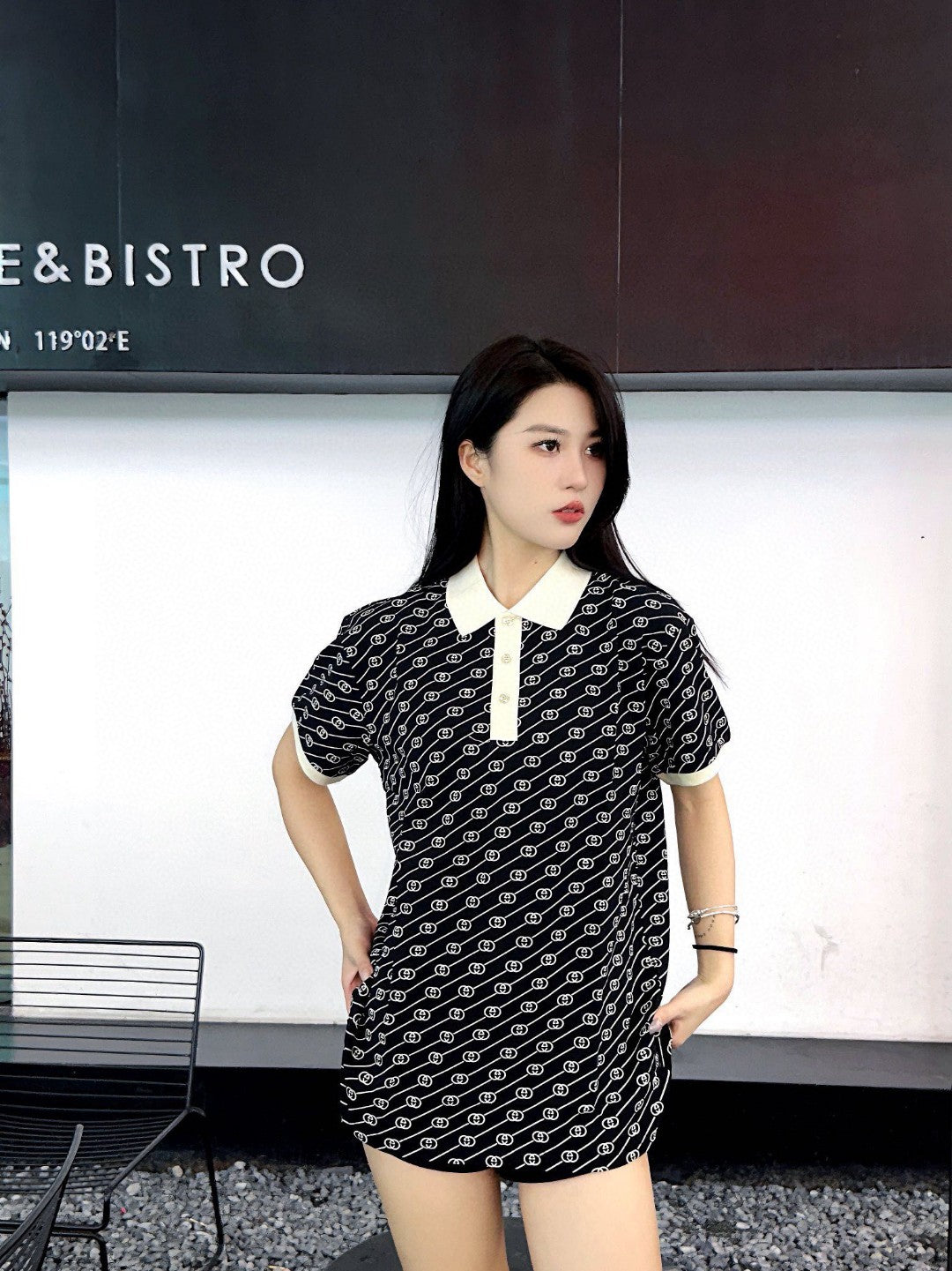 Polo Gucci noir et beige à motifs