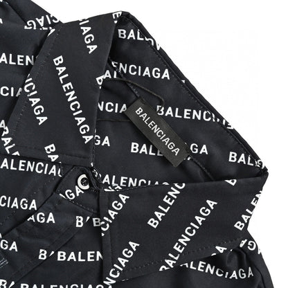 Chemise Balenciaga à imprimé logo intégral (noire)