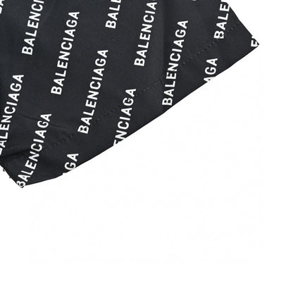 Chemise Balenciaga à imprimé logo intégral (noire)