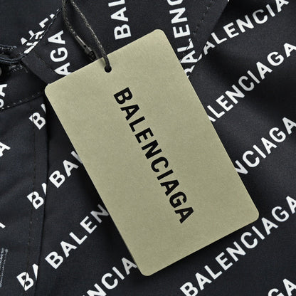 Chemise Balenciaga à imprimé logo intégral (noire)