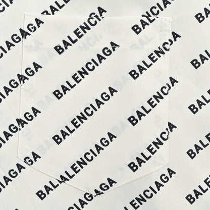 Chemise Balenciaga à imprimé logo intégral (blanche)
