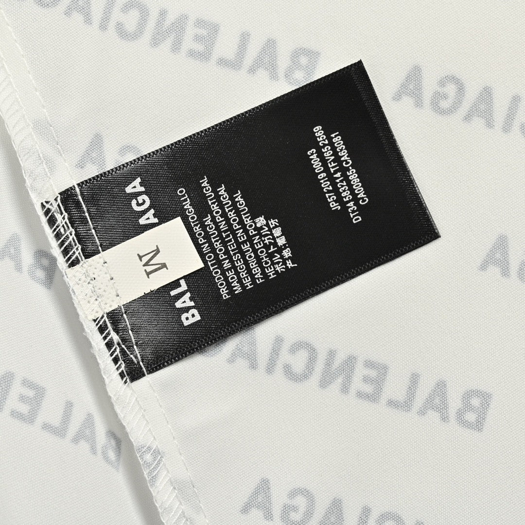 Chemise Balenciaga à imprimé logo intégral (blanche)