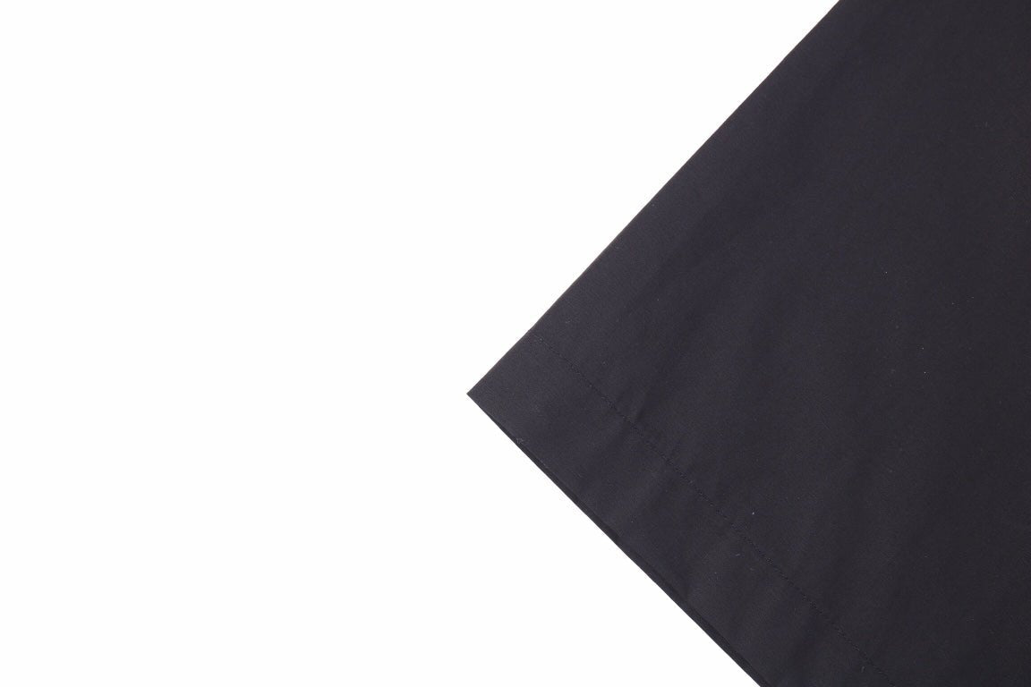 Chemise de la campagne Balenciaga « Be Different »