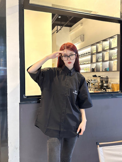 Chemise de la campagne Balenciaga « Be Different »