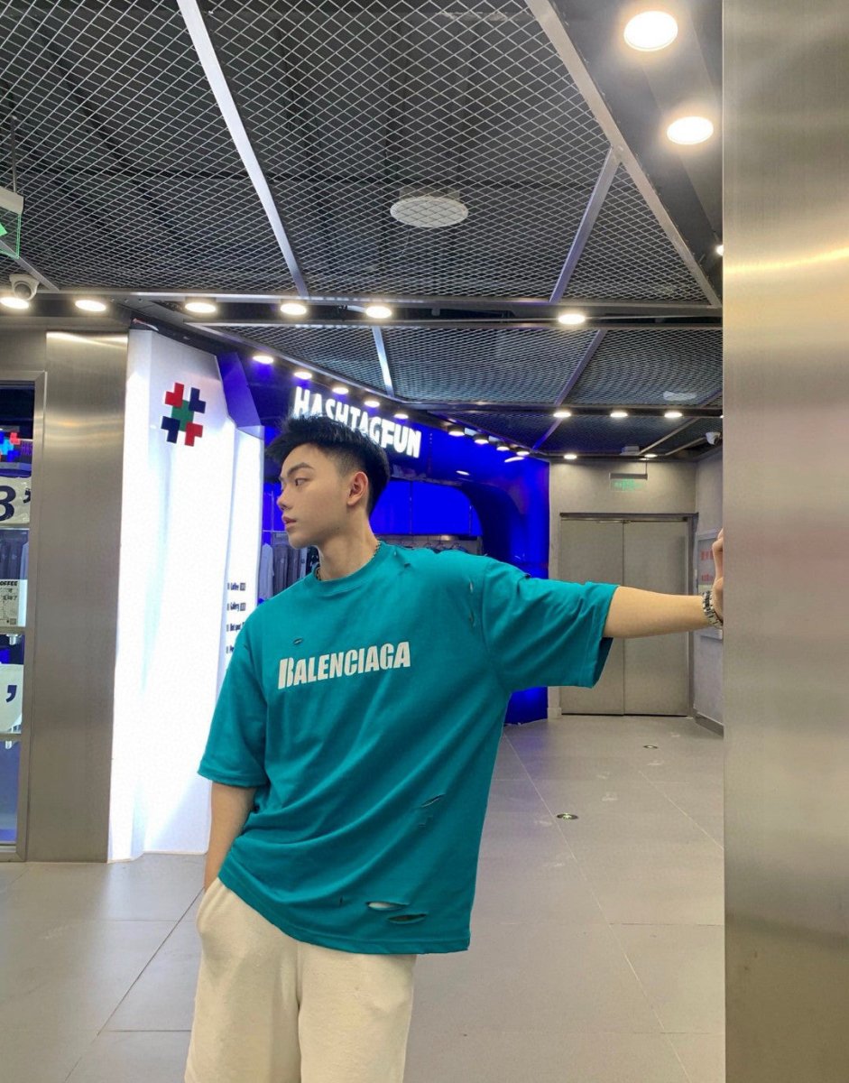 T-shirt Balenciaga à logo vieilli