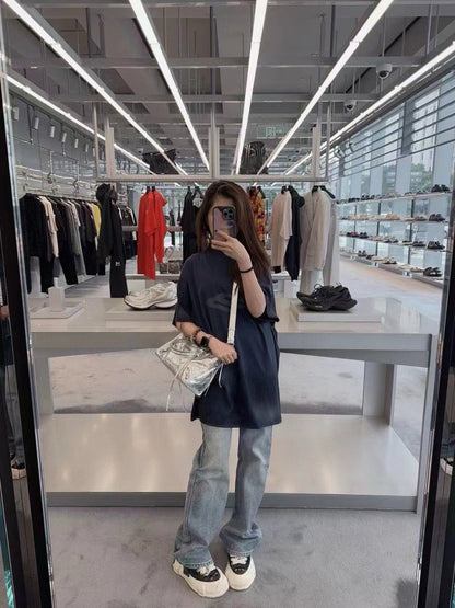 T-shirt Balenciaga à logo vieilli