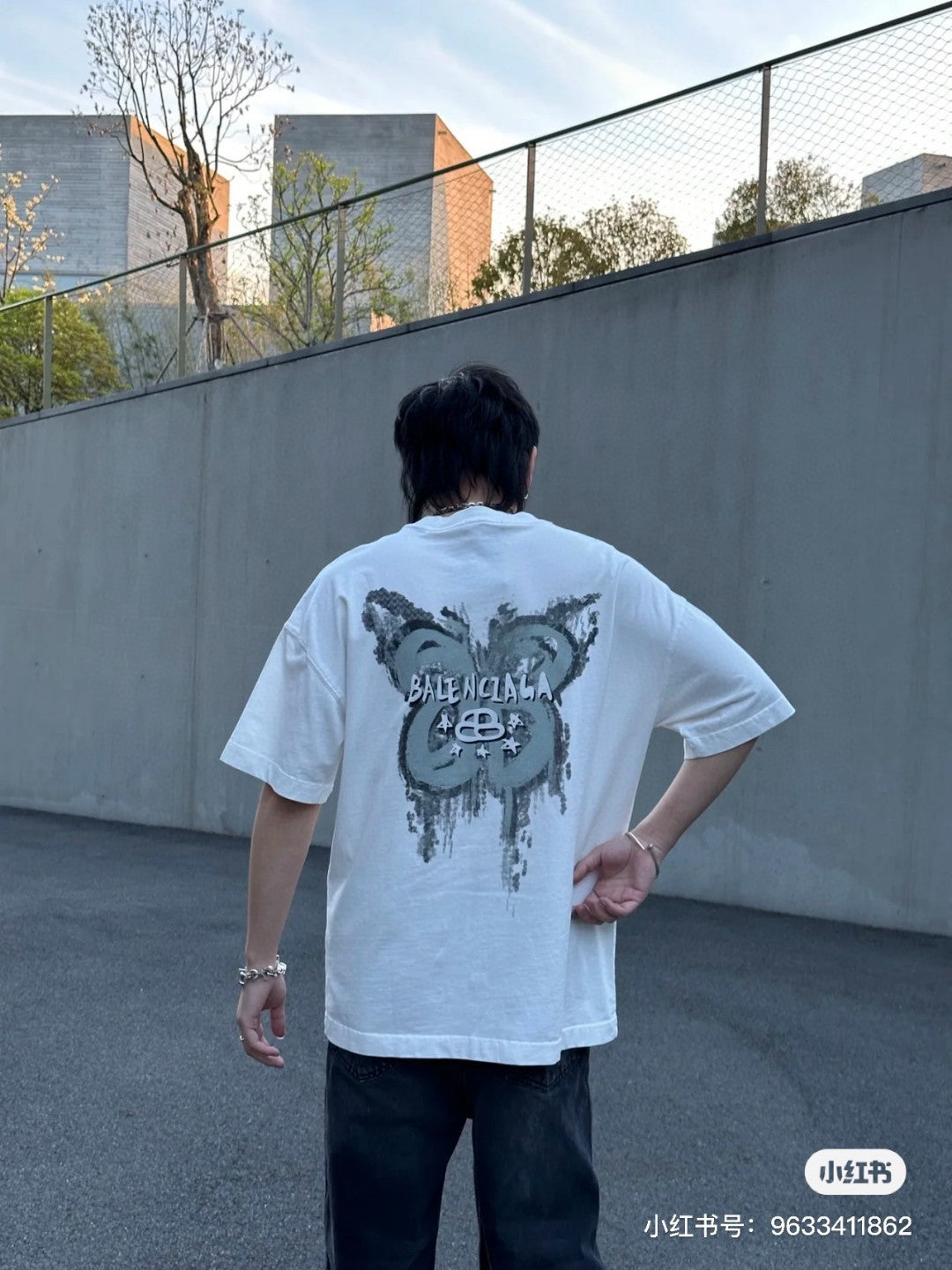 T-shirt graphique Balenciaga Paris (blanc)