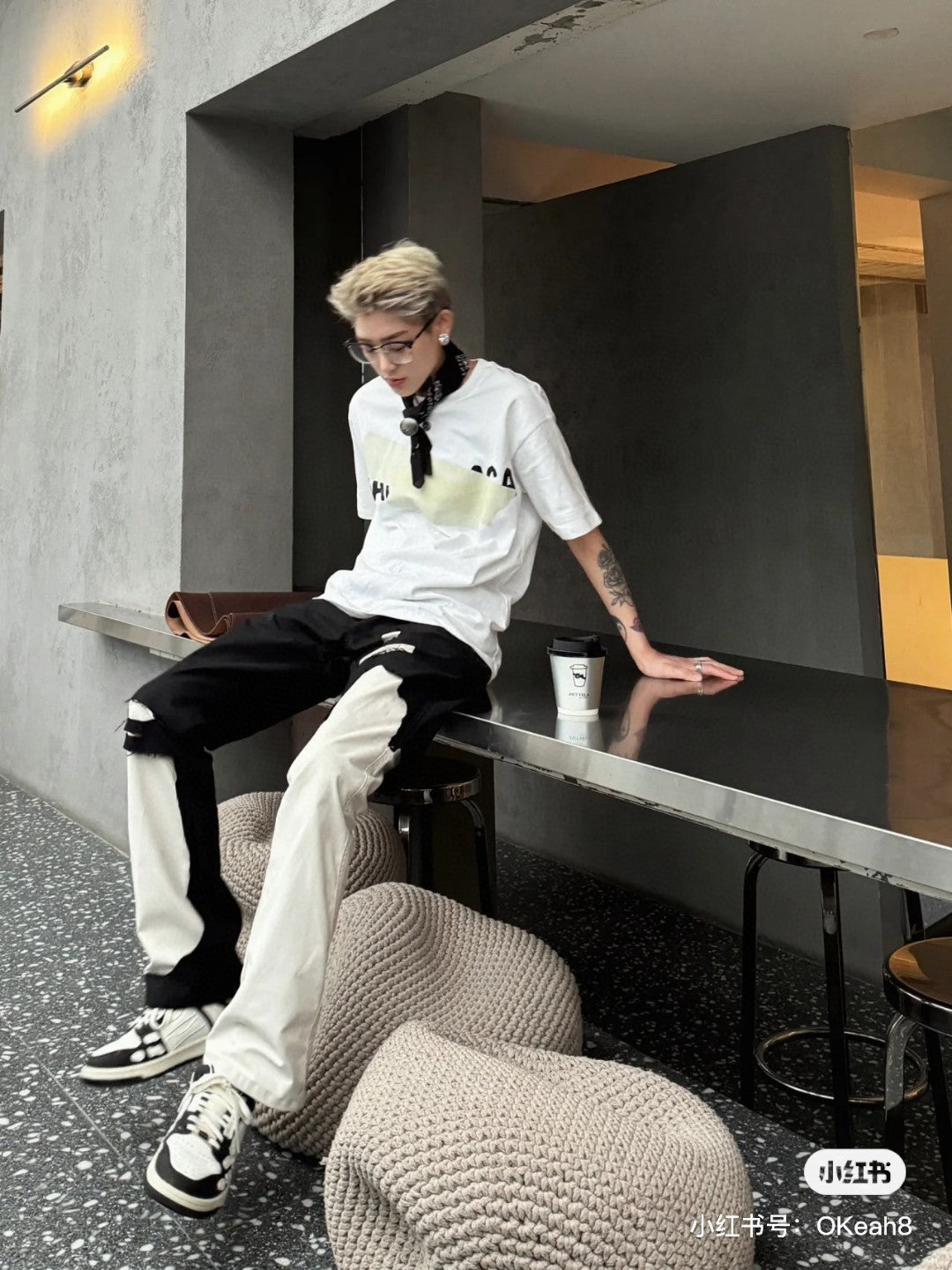 T-shirt Balenciaga à logo ruban (blanc)