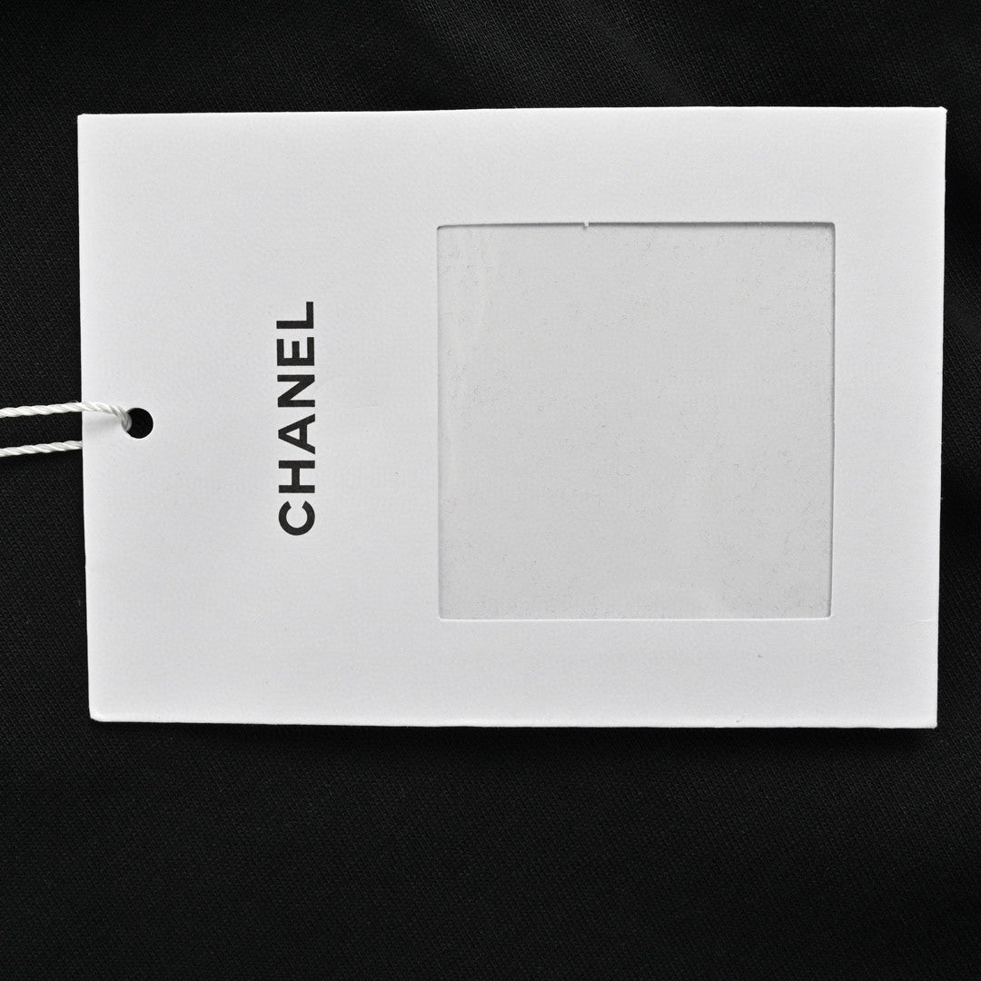 T-shirt Chanel à double logo C (noir)