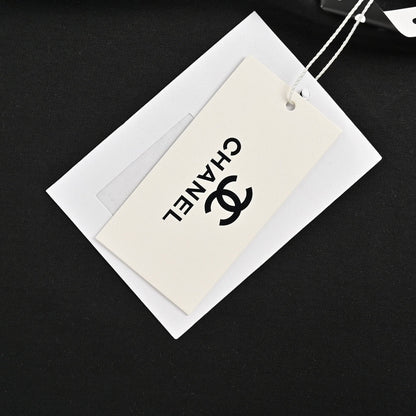 T-shirt à logo Chanel (noir)