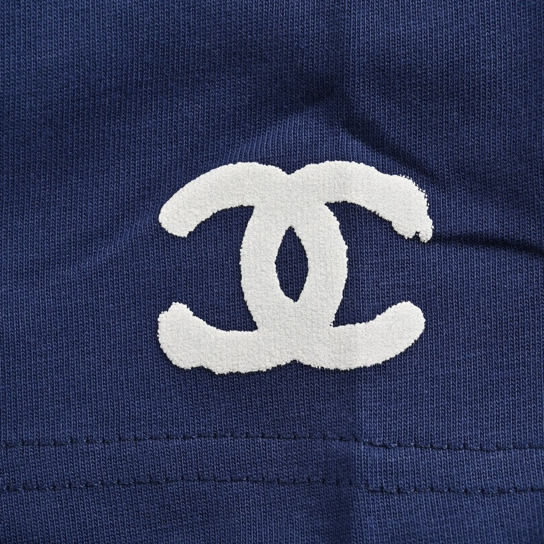 T-shirt à logo Chanel (bleu marine)
