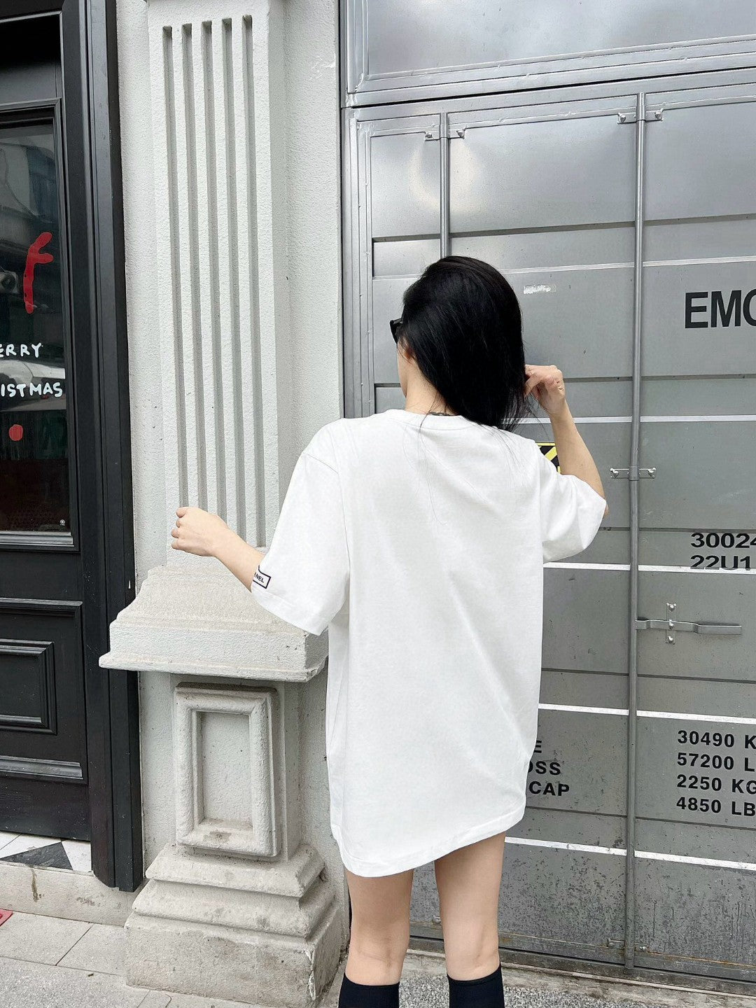 T-shirt Chanel à logo minimaliste (blanc)