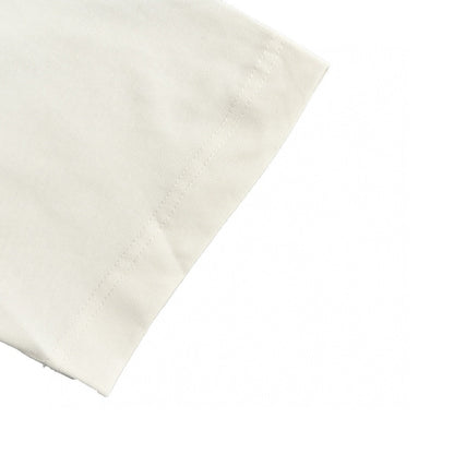 T-shirt Chanel blanc « Les femmes sauveront le monde ».