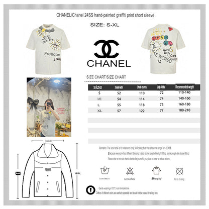 T-shirt Chanel blanc « Les femmes sauveront le monde ».