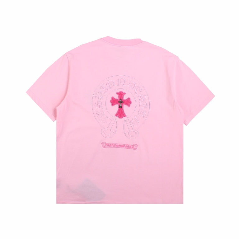 T-SHIRT ROSE AVEC LOGO DE FER À CHEVAL ET CŒURS CHROMÉS