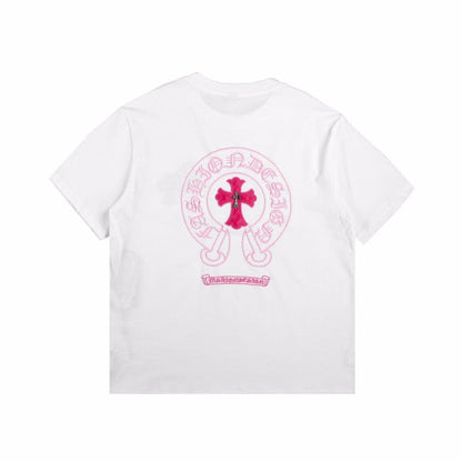 T-SHIRT BLANC ROSE AVEC LOGO DE FER À CHEVAL ET CŒURS CHROMÉS