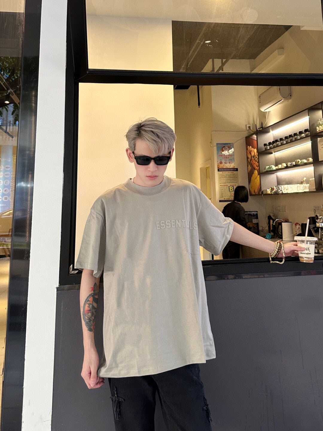 T-SHIRT FEAR OF GOD ESSENTIALS GRIS PIERRE