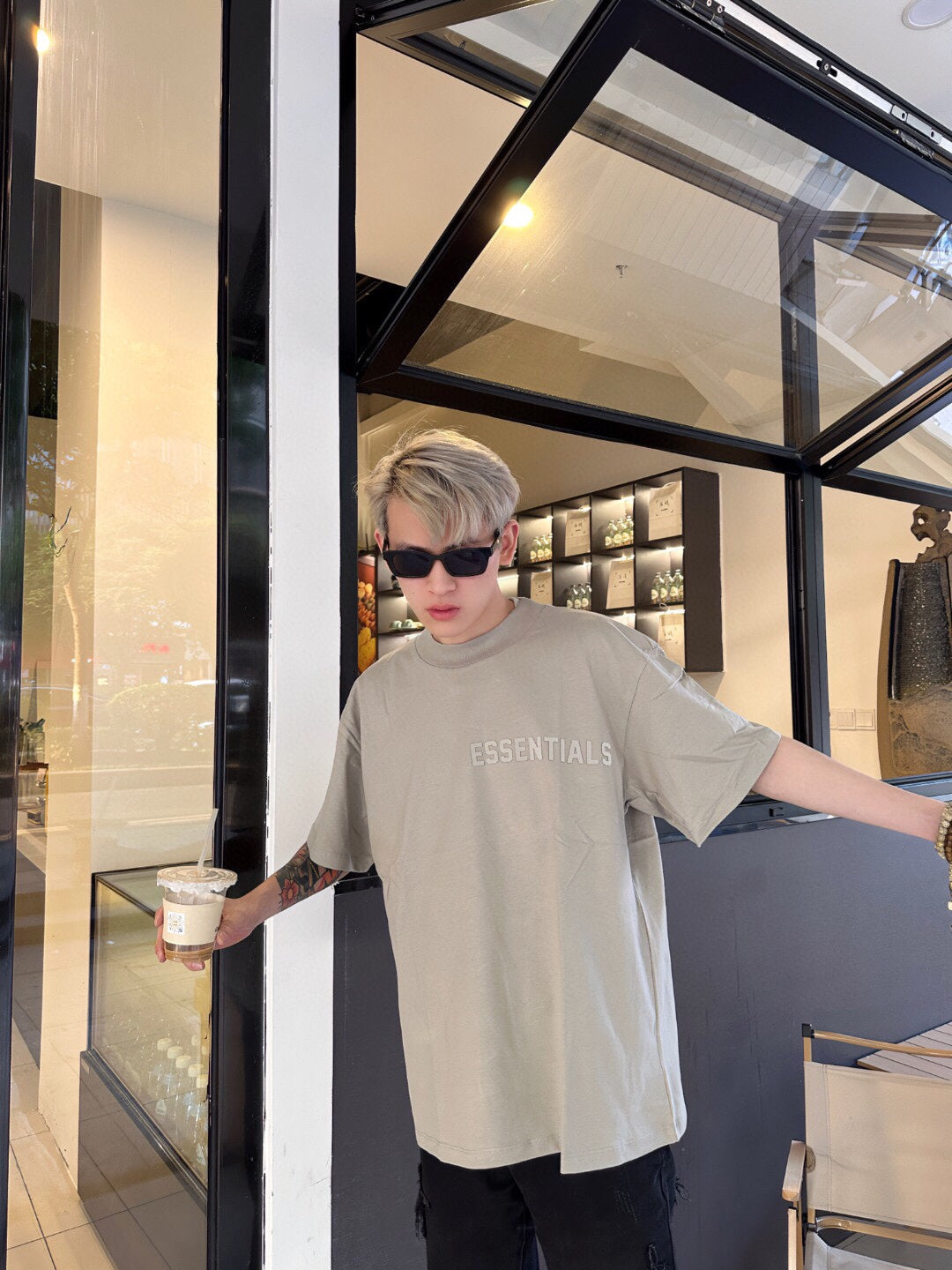 T-SHIRT FEAR OF GOD ESSENTIALS GRIS PIERRE