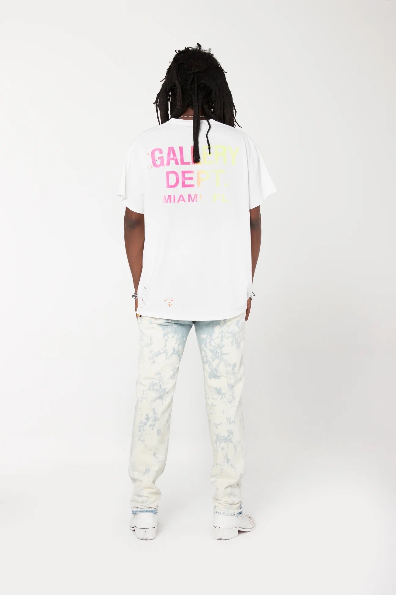 DÉPARTEMENT DE LA GALERIE T-SHIRT DE LA PROMENADE