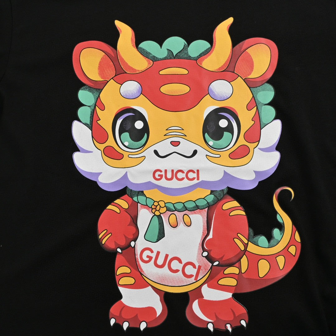 T-shirt noir Gucci avec dessin de dragon