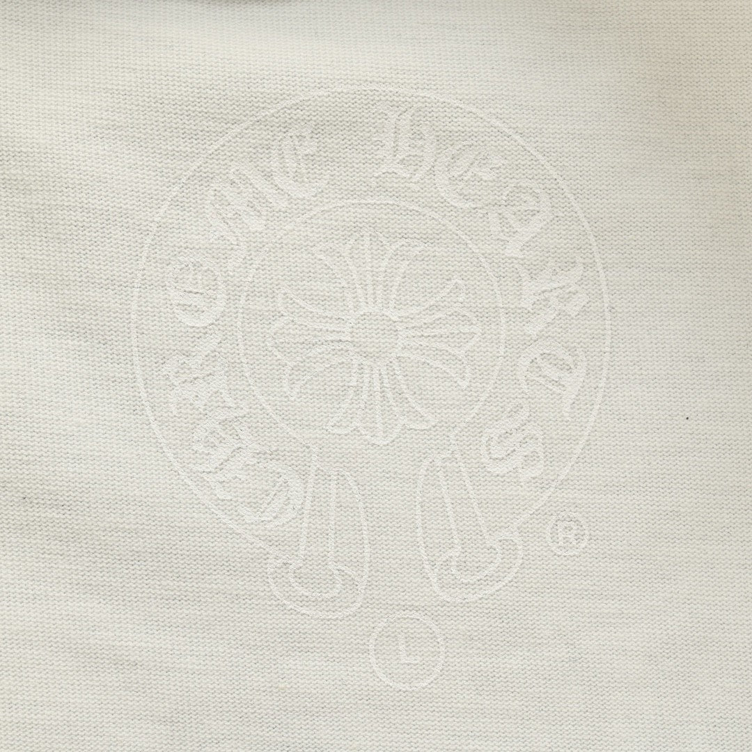 T-shirt blanc Gucci à poche et motif floral en forme de cœur