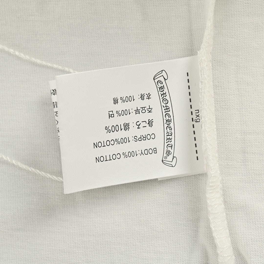 T-shirt blanc Gucci à poche et motif floral en forme de cœur