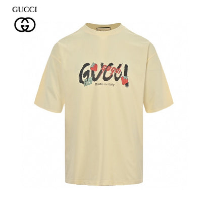 T-shirt Gucci à logo fraise (beige)