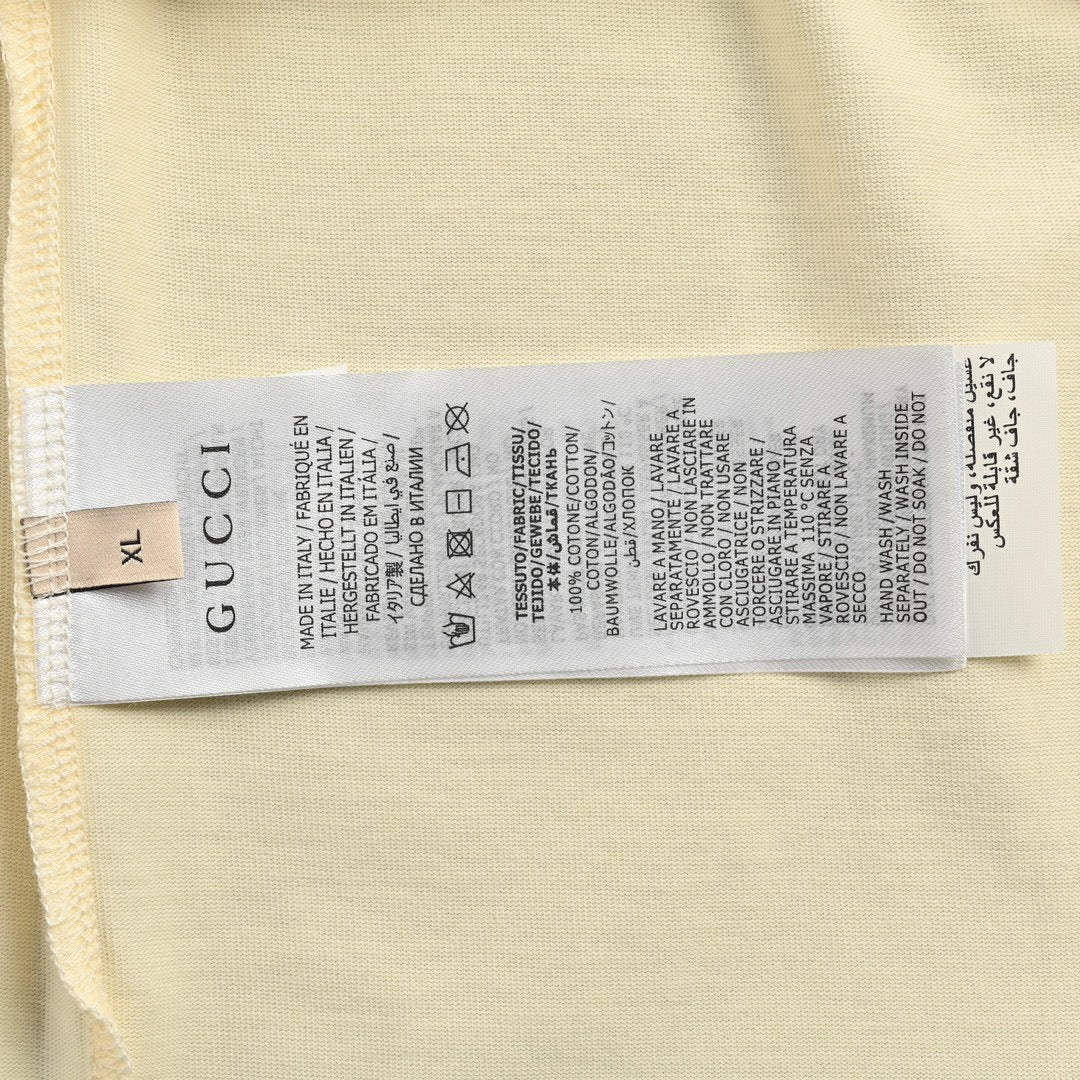 T-shirt Gucci à logo fraise (beige)