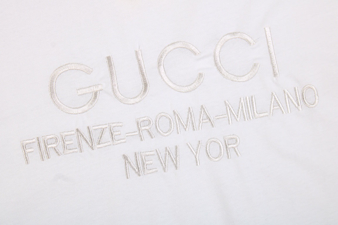 T-shirt Gucci avec villes brodées
