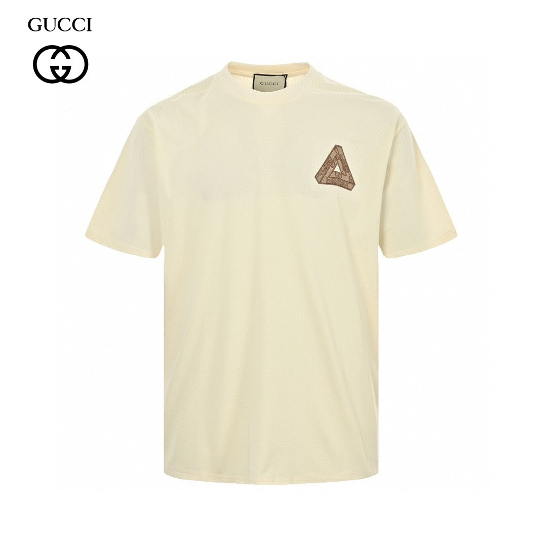 T-shirt beige Gucci à logo triangulaire