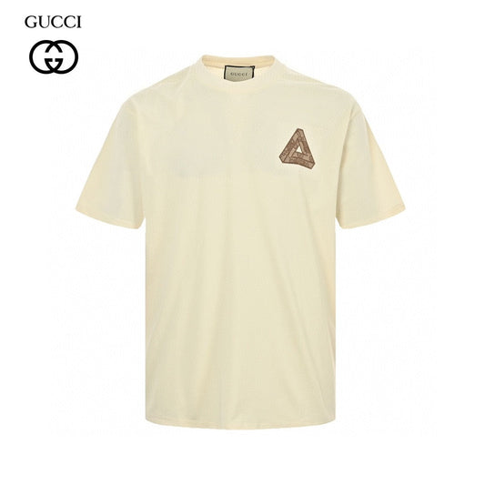 T-shirt beige Gucci à logo triangulaire
