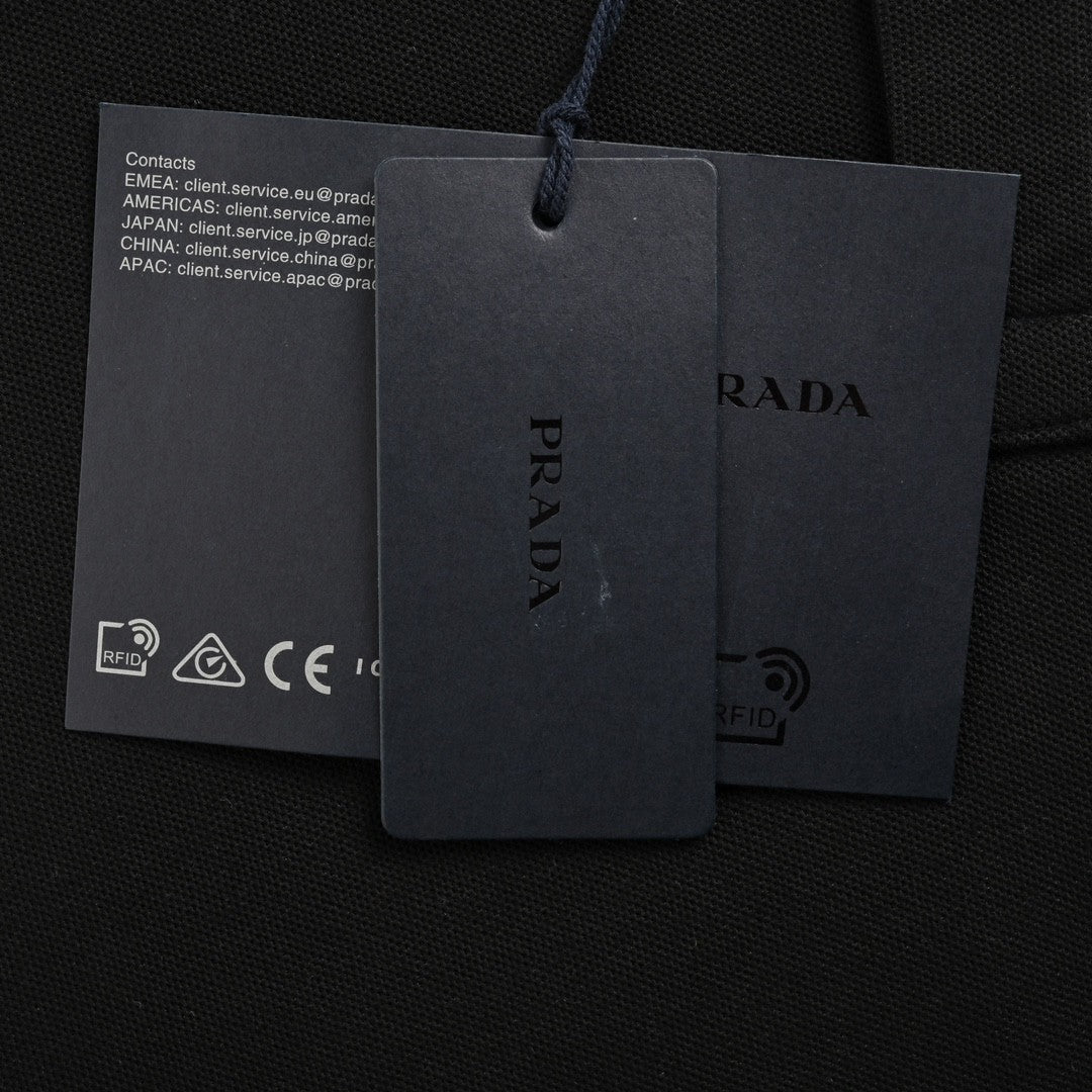 Polo noir classique Prada 