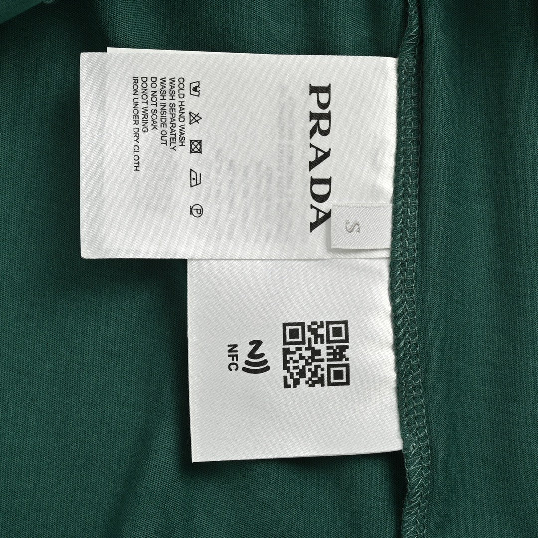 T-shirt Prada vert à bordure contrastée