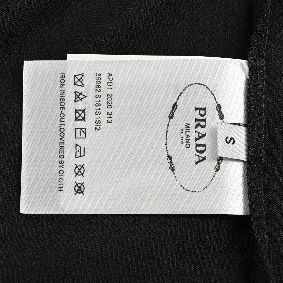 T-shirt à logo Prada (noir)