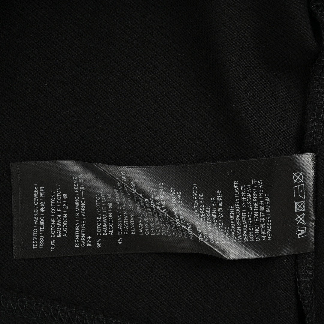 T-shirt Balenciaga à imprimé logo intégral (noir)