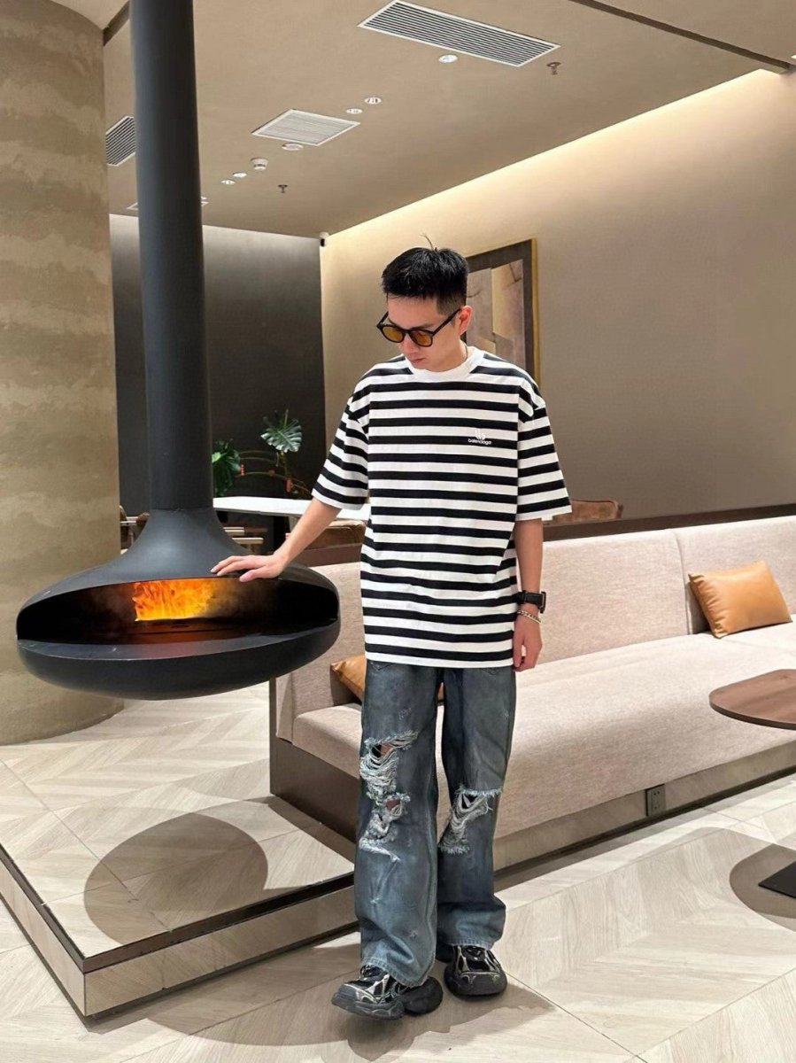 T-shirt rayé noir et blanc Balenciaga