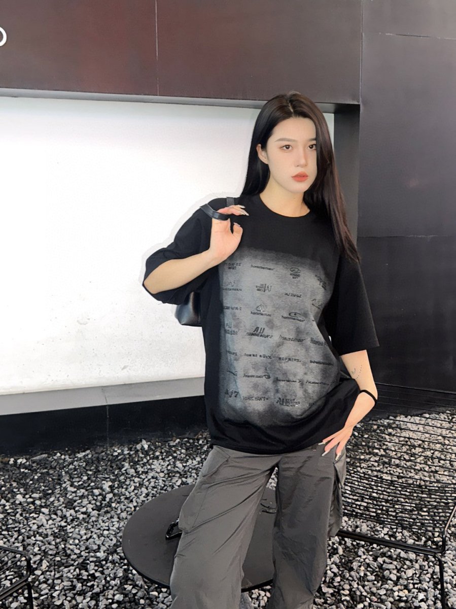 T-shirt Balenciaga à imprimé graphique (noir)