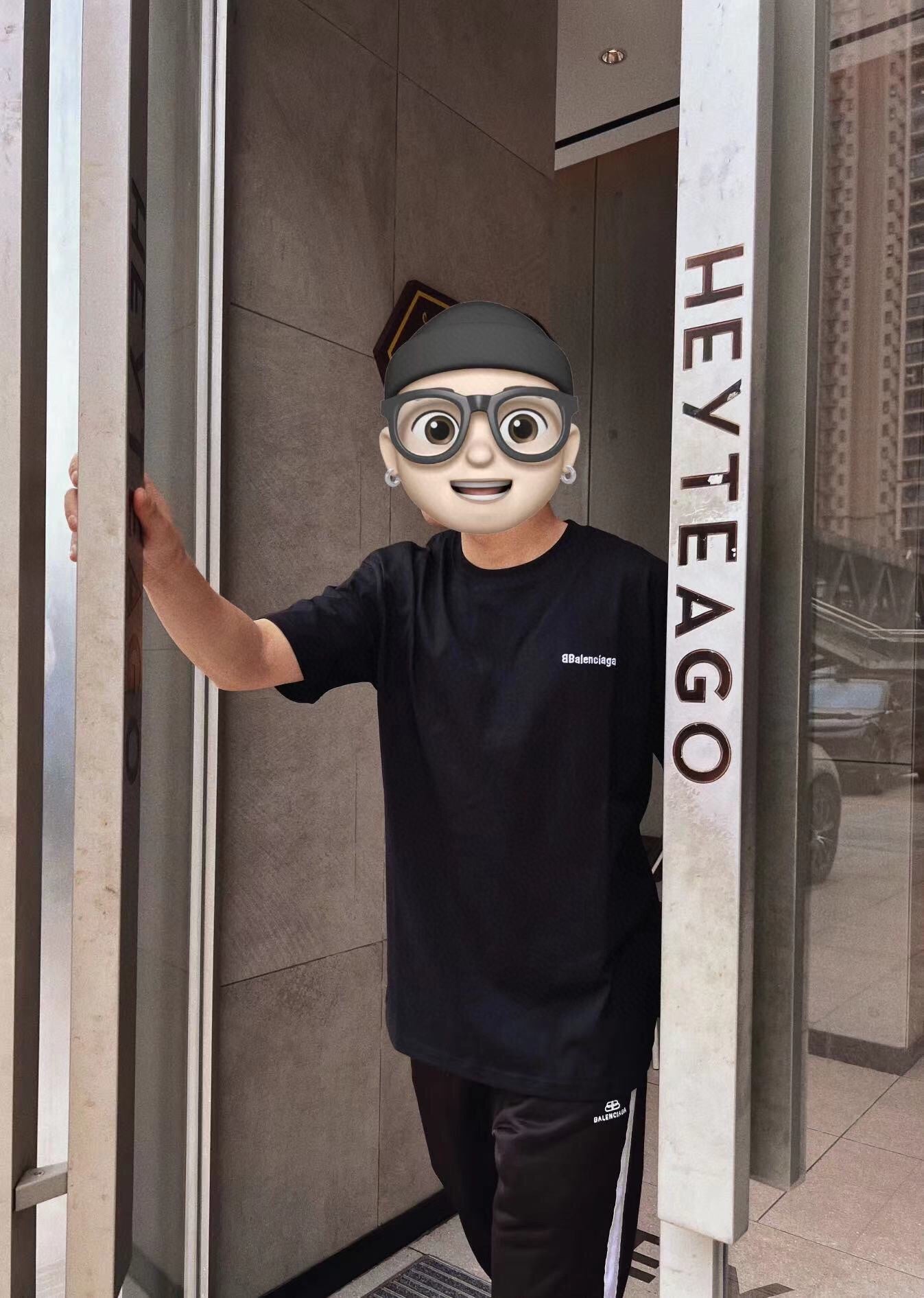 T-shirt Balenciaga minimaliste noir