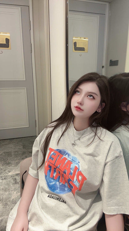 T-shirt Balenciaga Planet Earth (blanc)