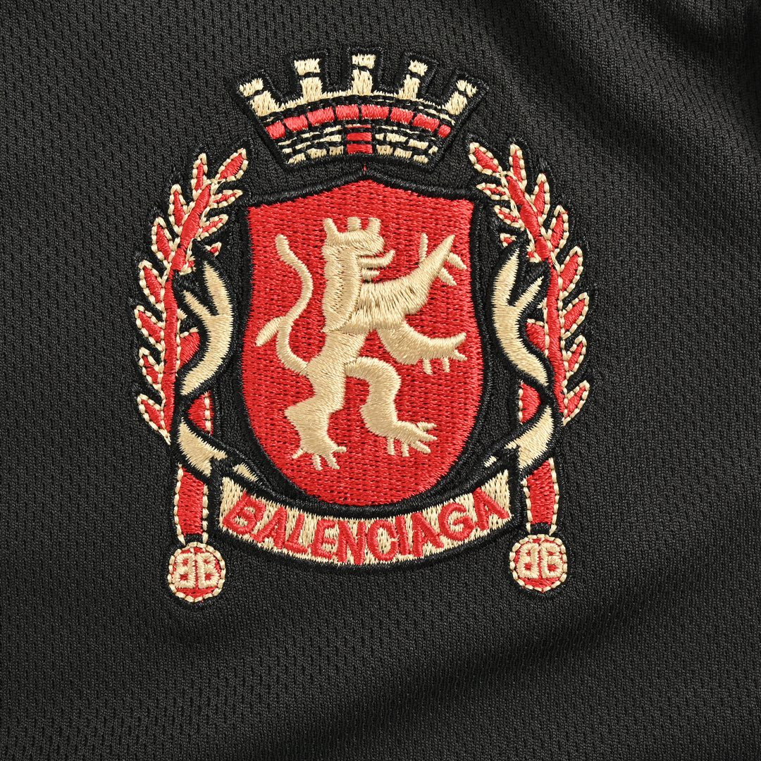 T-SHIRT NOIR AVEC LOGO DE FOOTBALL BALENCIAGA