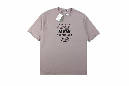 T-shirt Balenciaga « Ceci n'est pas le nouveau logo »