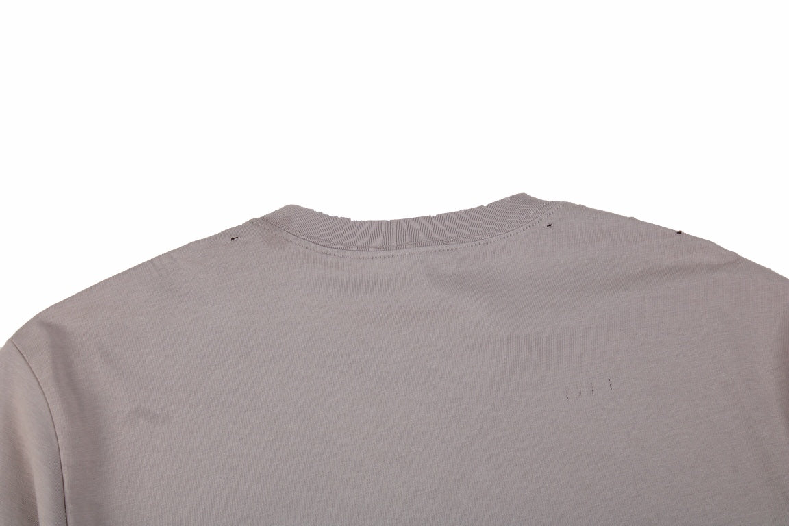 T-shirt Balenciaga « Ceci n'est pas le nouveau logo »