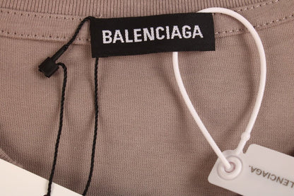 T-shirt Balenciaga « Ceci n'est pas le nouveau logo »