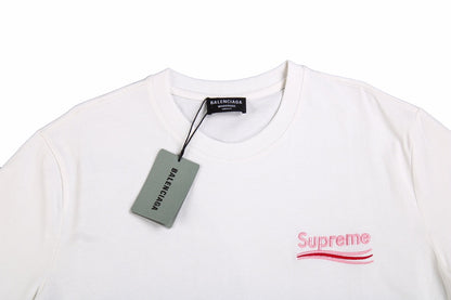 T-shirt Balenciaga x Supreme avec logo sur le devant