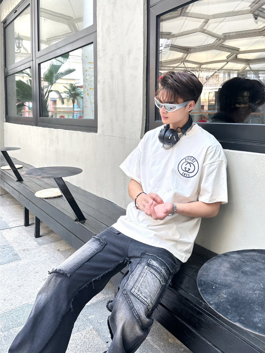 T-shirt graphique Gucci 1921 (Beige)