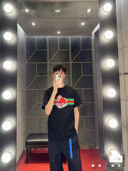 T-shirt noir Gucci à motif cœur