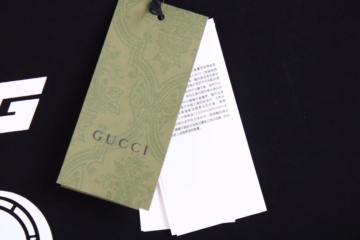 T-shirt Gucci à logo graphique (noir)